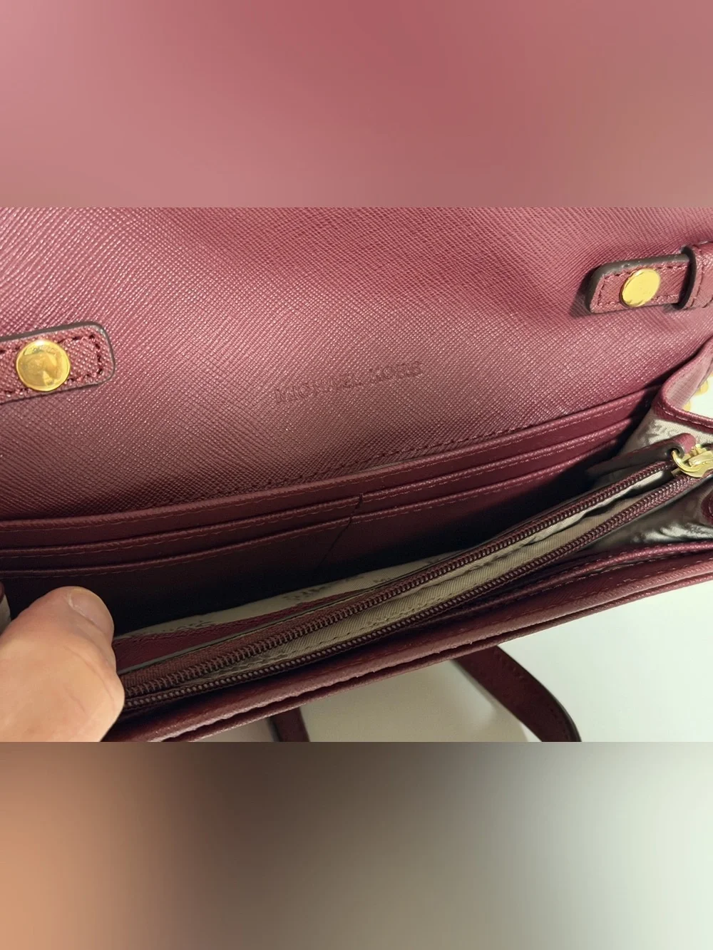 Michael Kors Small Logo Signature Clutch Wallet Crossbody On A Chain - Burgundy